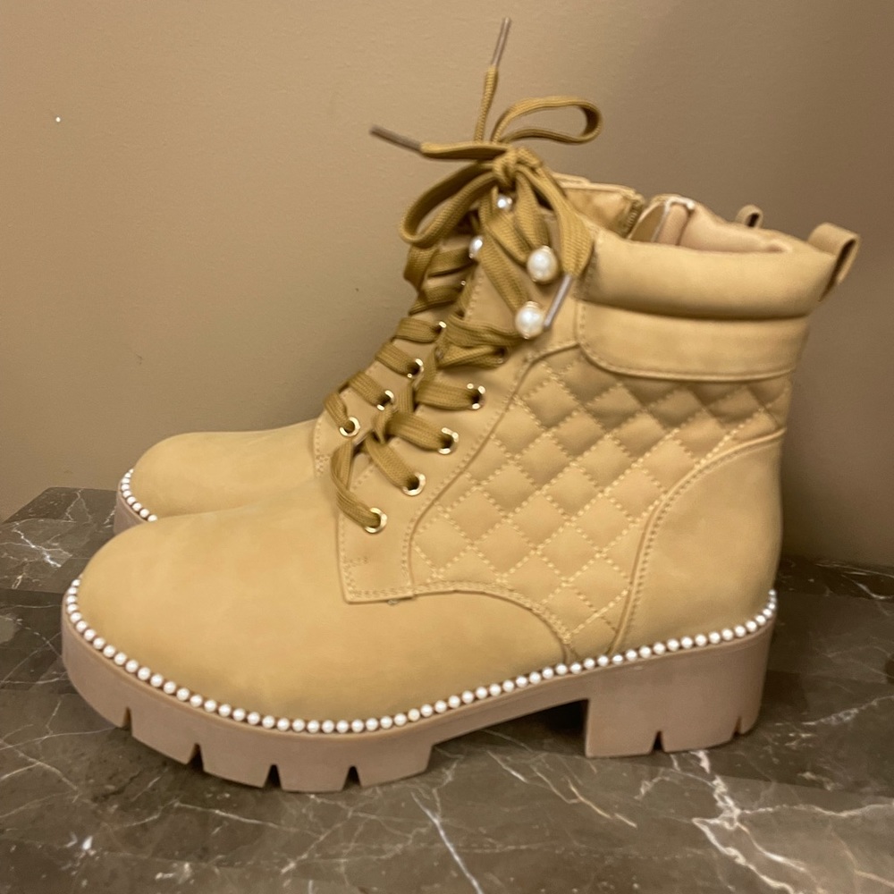 Cato’s Pearl Boots